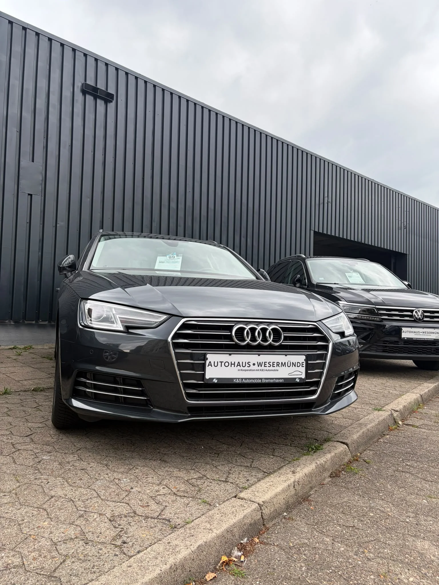 Audi auf dem Außengelände von K&S Automobile